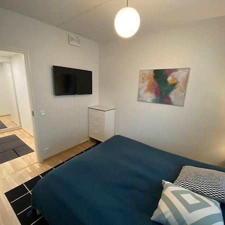 Modern Two Bedroom Apartment Near Helsinki Airport Vantaa Exterior foto