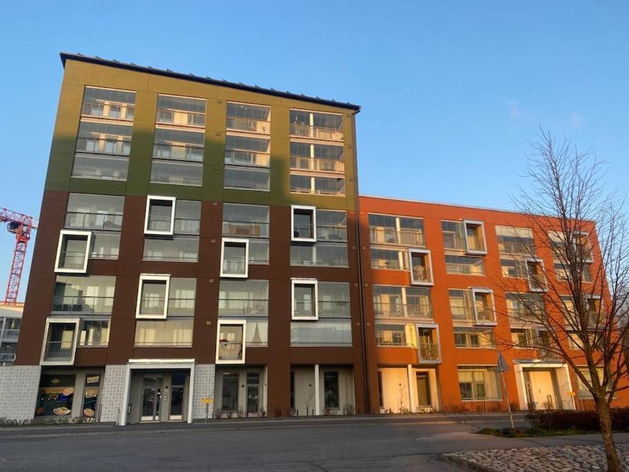 Modern Two Bedroom Apartment Near Helsinki Airport Vantaa Exterior foto